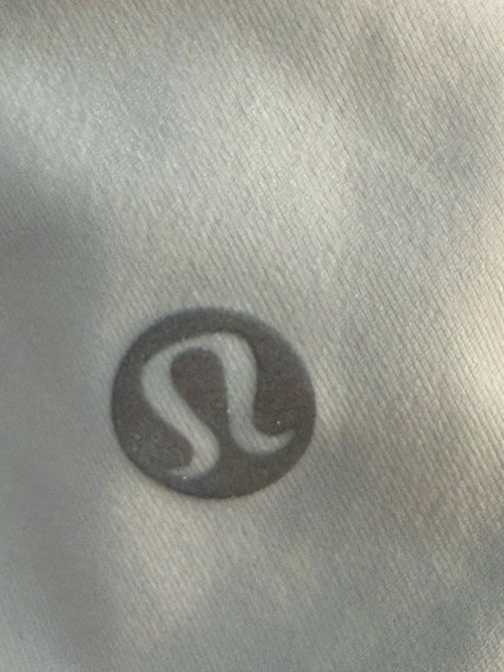 Lululemon Free To Be Strappy Bra White Size 40C yoga gym sports bra